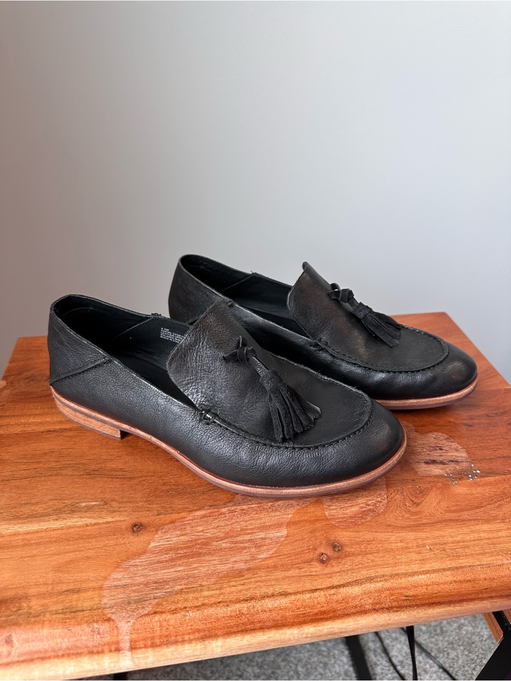 Kork-Ease Tinga Black Leather Tassel Loafers Size 8.5 Comfort Flat Slip On EUC - Picture 2 of 8